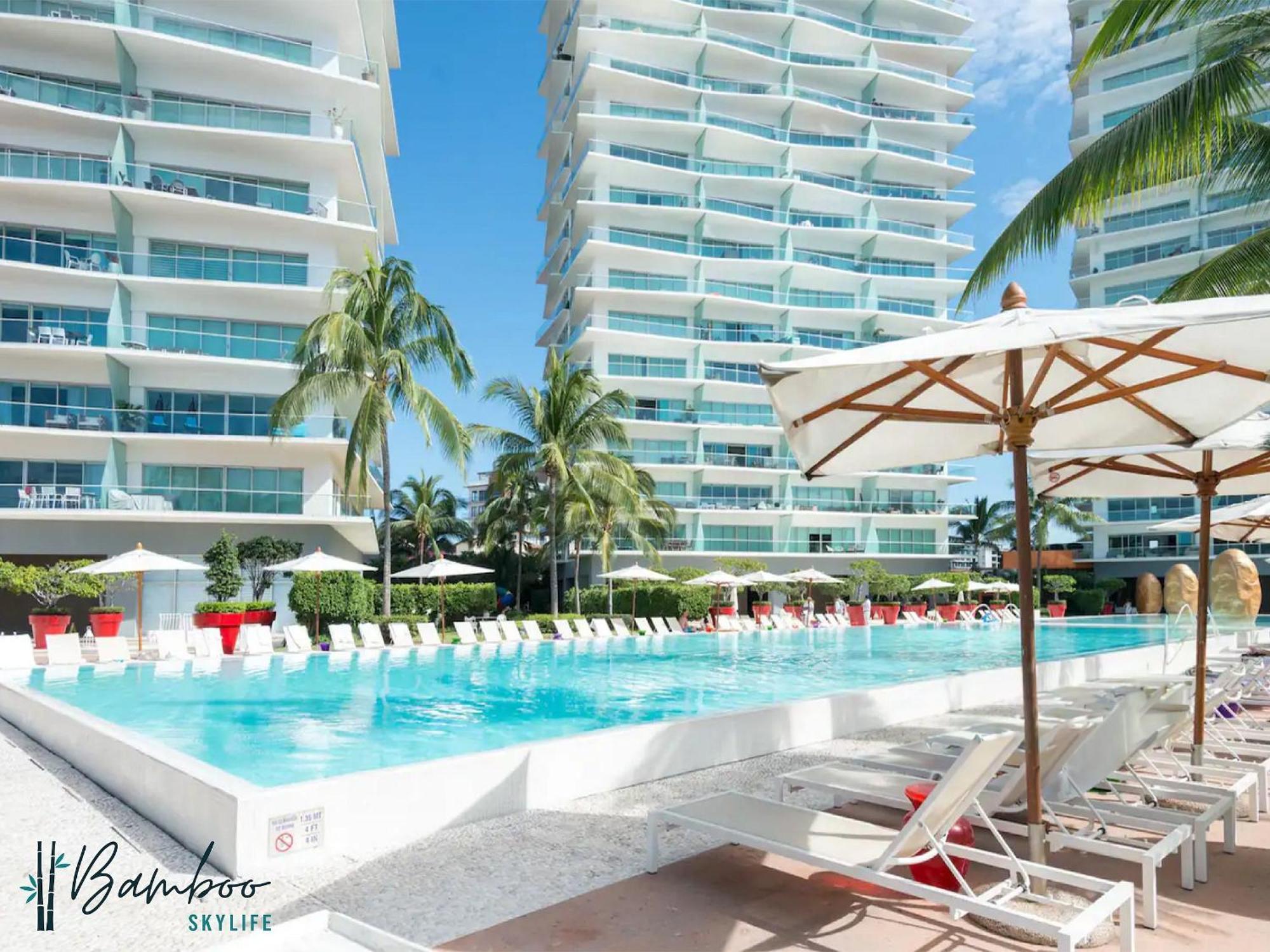 Icon Vallarta Beach Front By Bamboo Skylife Puerto Vallarta Esterno foto